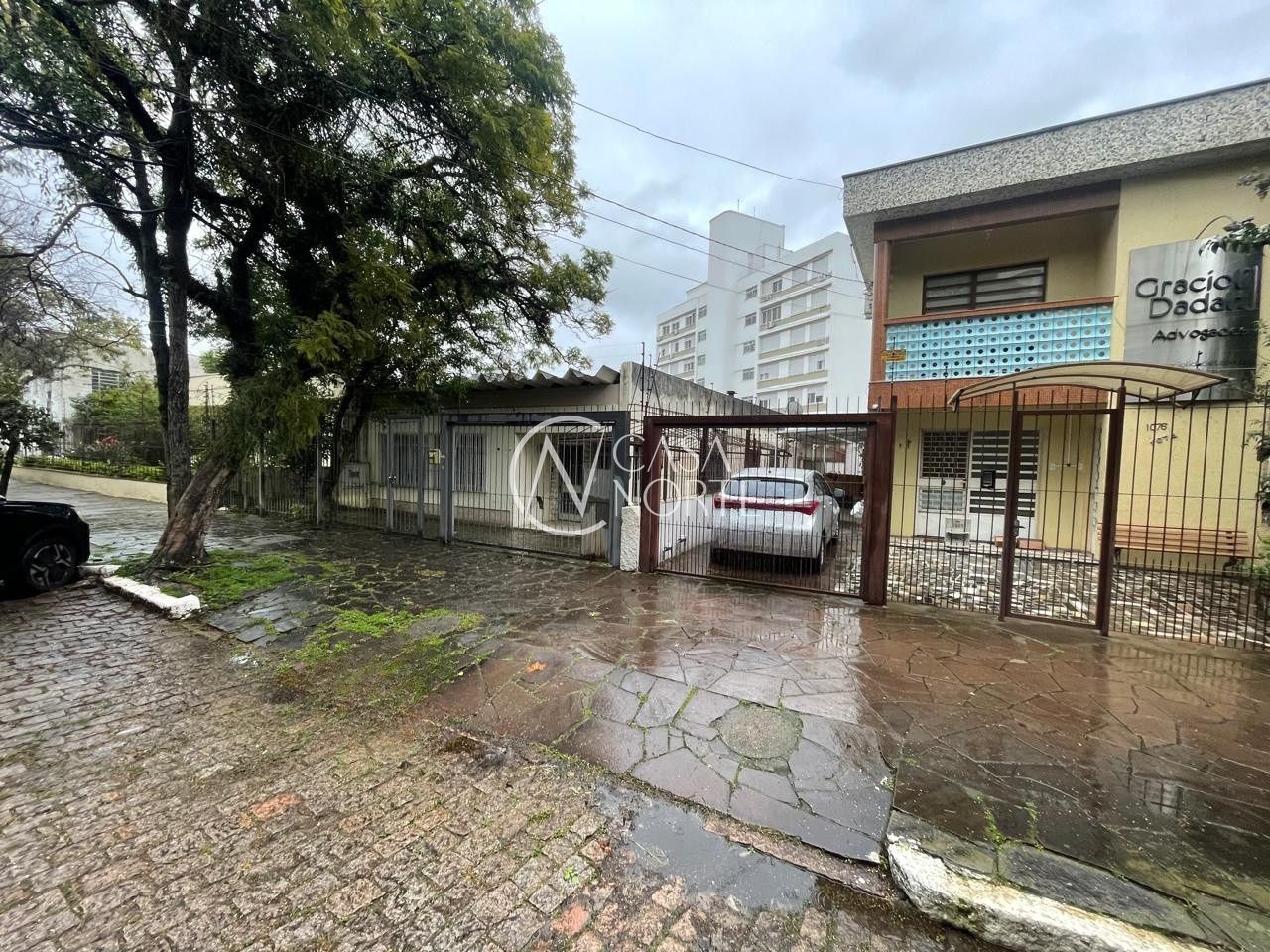 Casa à venda com 3 quartos, 500m², 1 suíte, 3 vagas, Avenida Princesa Isabel no bairro Santana em Porto Alegre