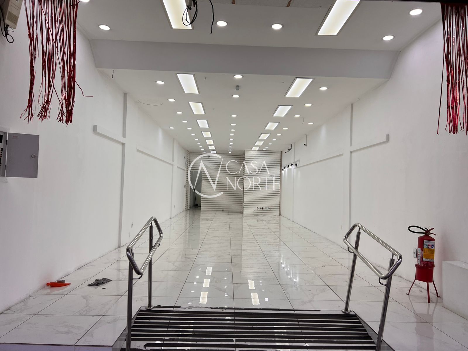 Loja à venda , 706m², Avenida Assis Brasil no bairro Cristo Redentor em Porto Alegre