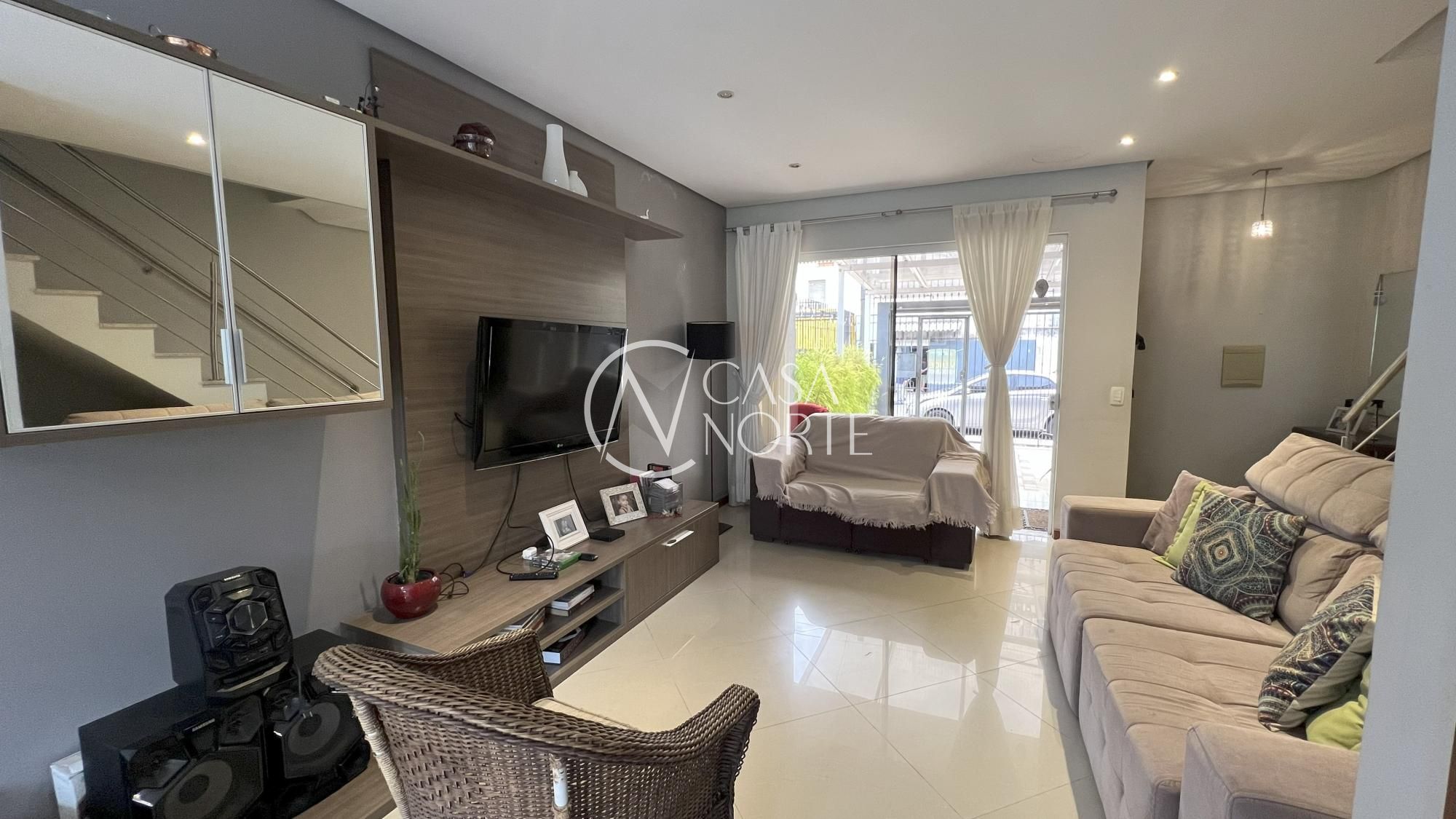 Casa à venda com 2 quartos, 125m², 2 suítes, 1 vaga, Rua Azise Pedro Falcao no bairro Hípica em Porto Alegre