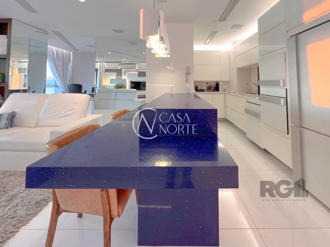 Apartamento à venda com 1 quarto, 111m², 1 suíte, 2 vagas, Avenida Diario de Noticias no bairro Cristal em Porto Alegre