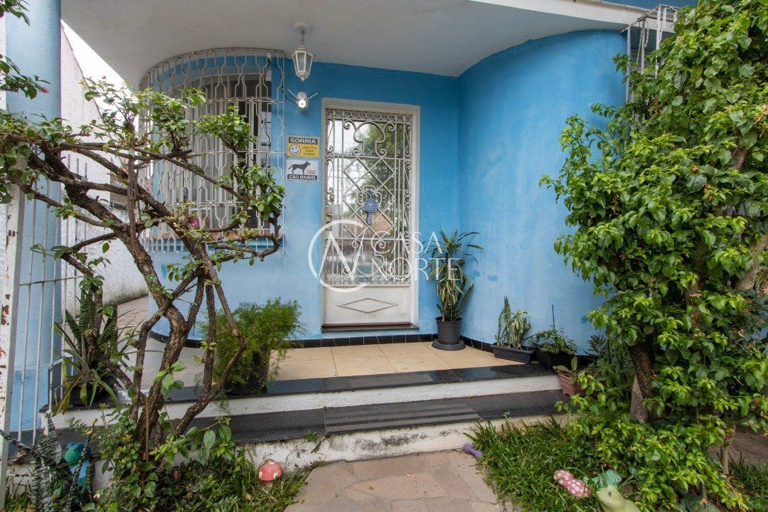 Casa à venda com 3 quartos, 126m², 5 vagas, Rua Germano Hasslocher no bairro Azenha em Porto Alegre