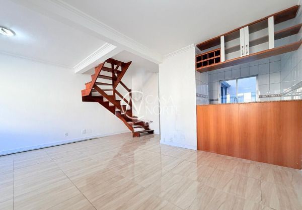 Casa à venda com 3 quartos, 115m², 1 vaga, Avenida João Ferreira Jardim no bairro Parque Santa Fé em Porto Alegre