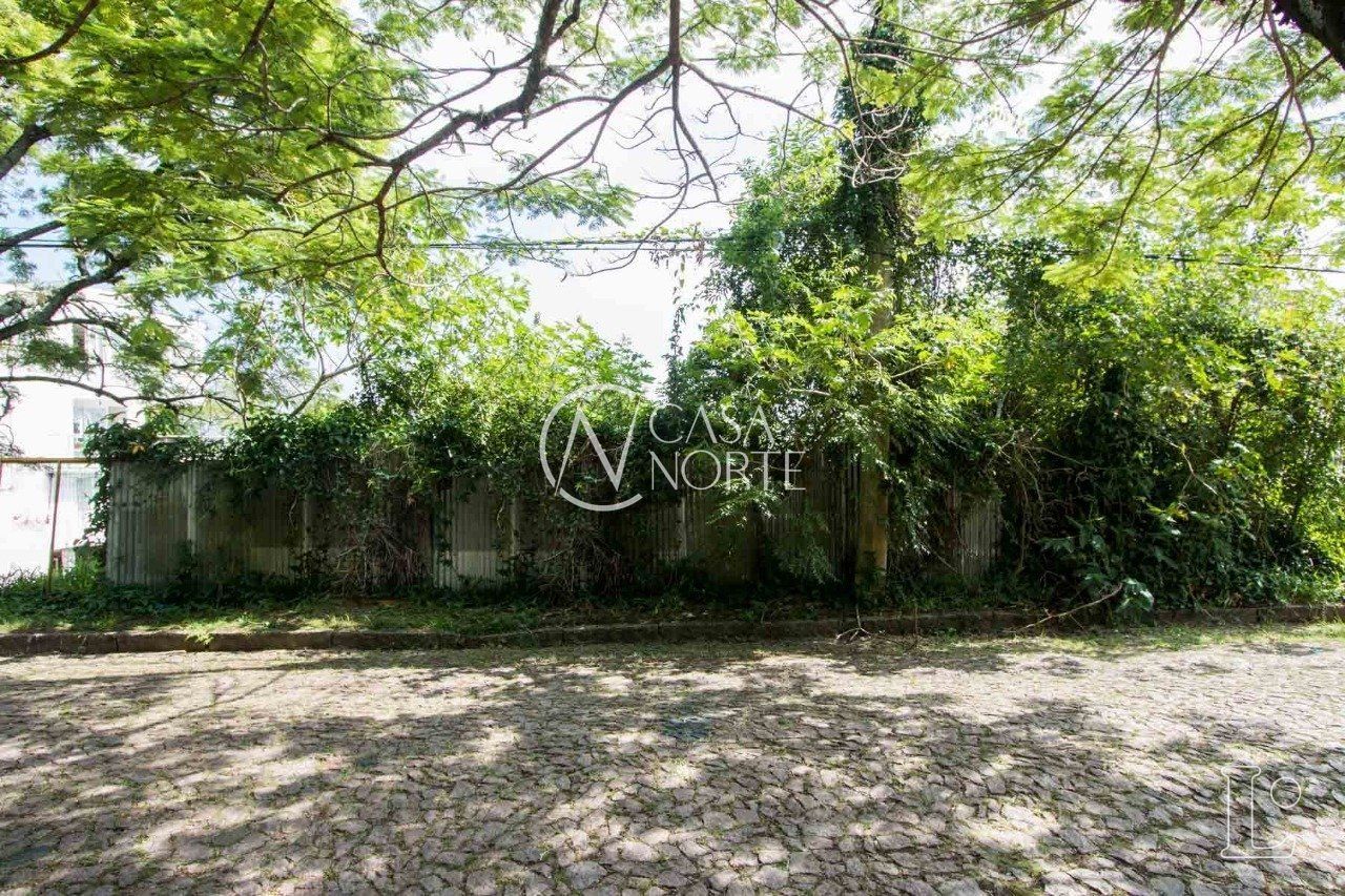 Terreno à venda  com 705m², Rua Bororo no bairro Vila Assunção em Porto Alegre