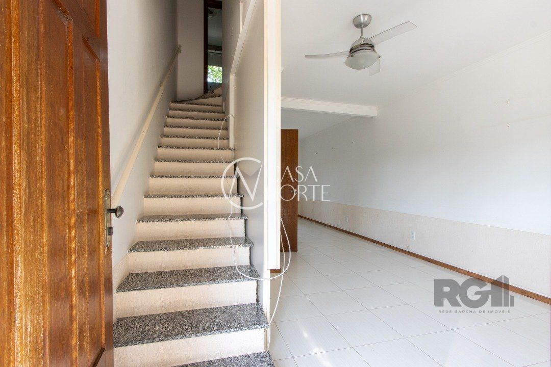 Casa de Condomínio à venda com 2 quartos, 97m², 1 suíte, 1 vaga, Rua Dorival Castilhos Machado no bairro Aberta dos Morros em Porto Alegre