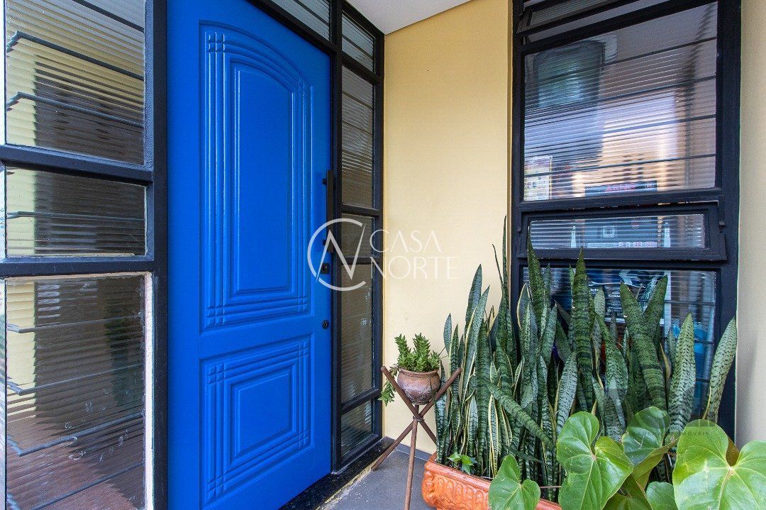 Casa à venda com 3 quartos, 111m², 1 suíte, 2 vagas, Rua Eva Pinto no bairro Hípica em Porto Alegre