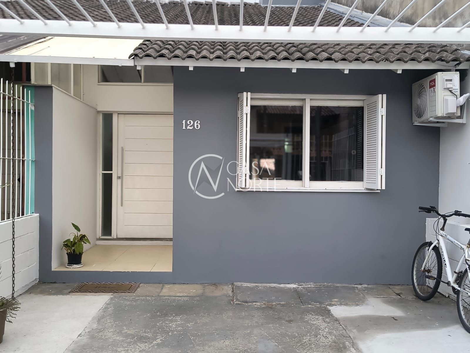 Casa à venda com 2 quartos, 75m², 1 suíte, 3 vagas, Rua Alexio Fagherazzi no bairro Aberta dos Morros em Porto Alegre