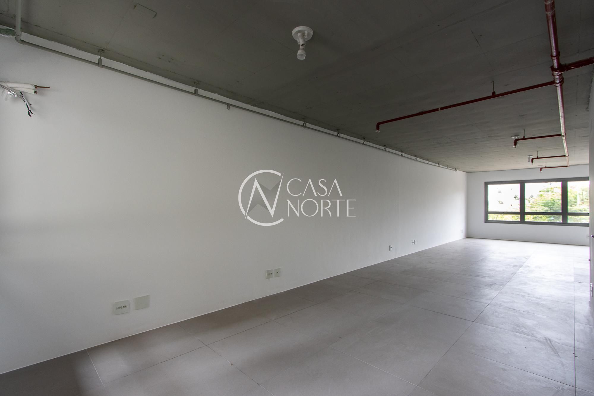 Sala Comercial à venda , 118m², Avenida Mariland no bairro São João em Porto Alegre
