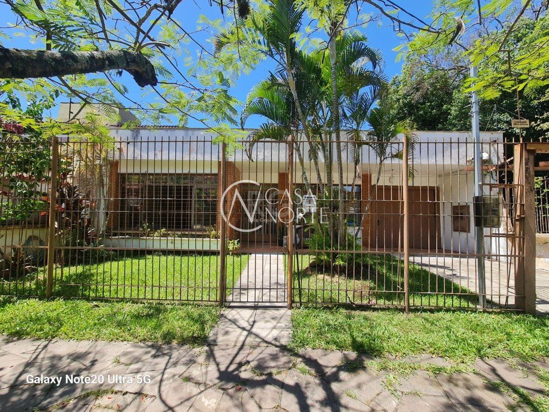 Casa à venda com 3 quartos, 257m², 1 suíte, 4 vagas, Rua Rincao no bairro Ipanema em Porto Alegre