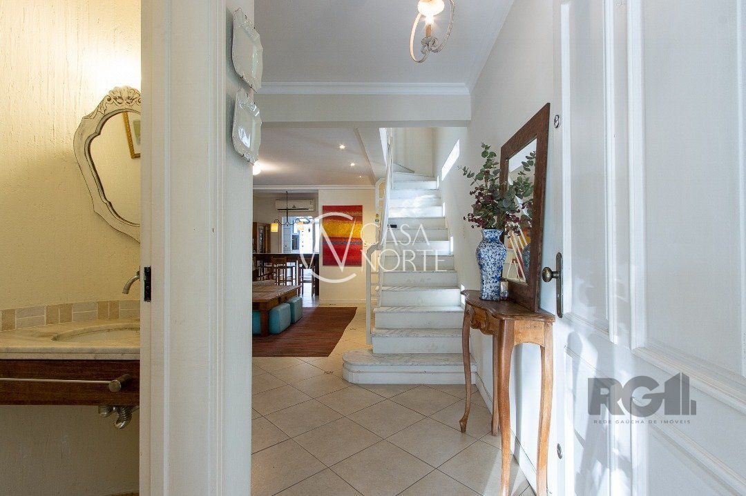 Casa à venda com 4 quartos, 167m², 1 suíte, 3 vagas, Rua Padre João Batista Reus no bairro Vila Conceição em Porto Alegre