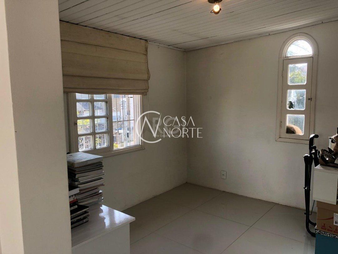Casa de Condomínio à venda com 3 quartos, 98m², 1 suíte, Rua Upamaroti no bairro Cristal em Porto Alegre