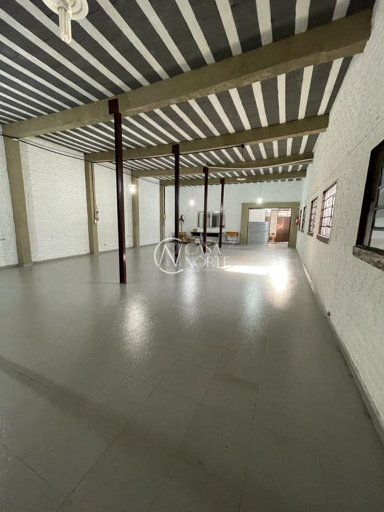 Casa à venda com 2 quartos, 594m², 6 vagas, Rua Pedro Souza no bairro Vila João Pessoa em Porto Alegre