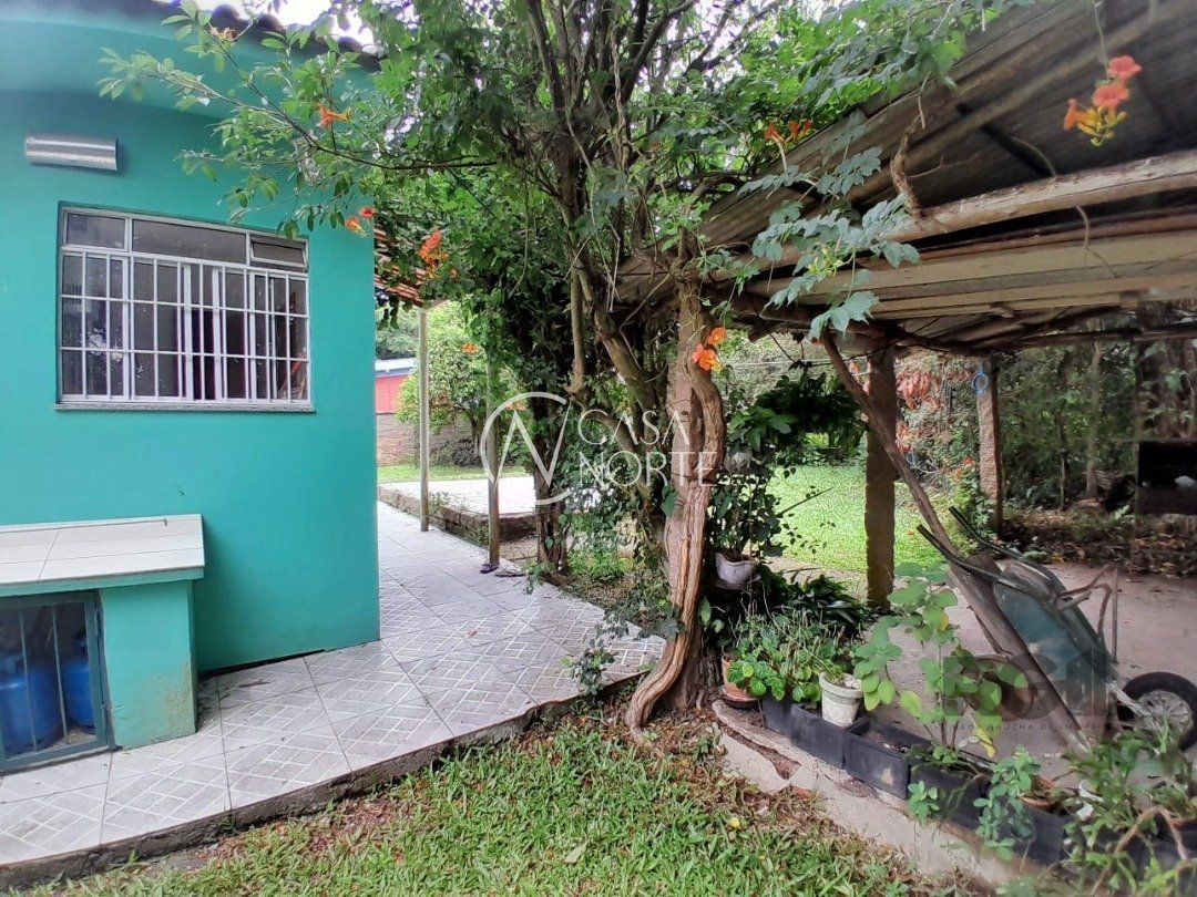 Casa à venda com 3 quartos, 220m², Estrada Aracaju no bairro Vila Nova em Porto Alegre