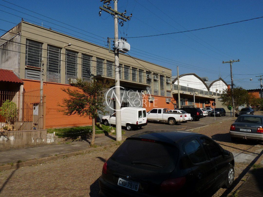 Pavilhão à venda , 5686m², Rua Engenheiro Ubatuba de Faria no bairro Sarandi em Porto Alegre