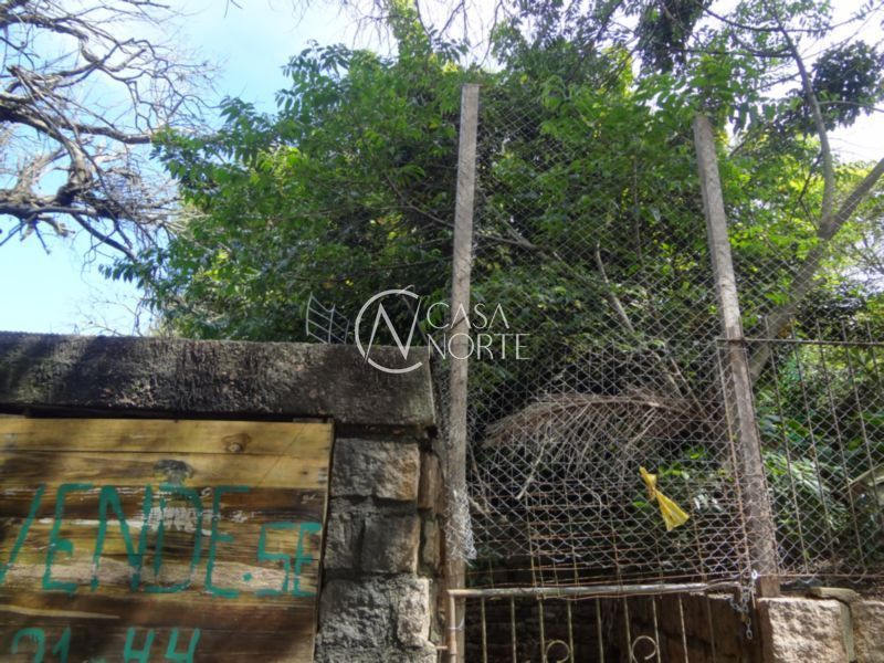 Terreno à venda  com 300m², Avenida da Serraria no bairro Espírito Santo em Porto Alegre