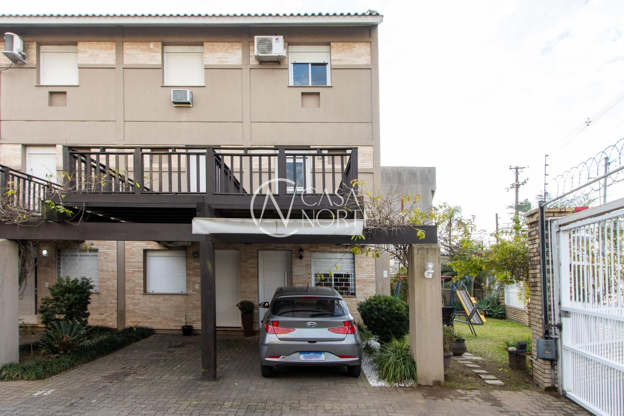 Casa de Condomínio à venda com 3 quartos, 102m², 1 suíte, 1 vaga, Avenida Juca Batista no bairro Cavalhada em Porto Alegre