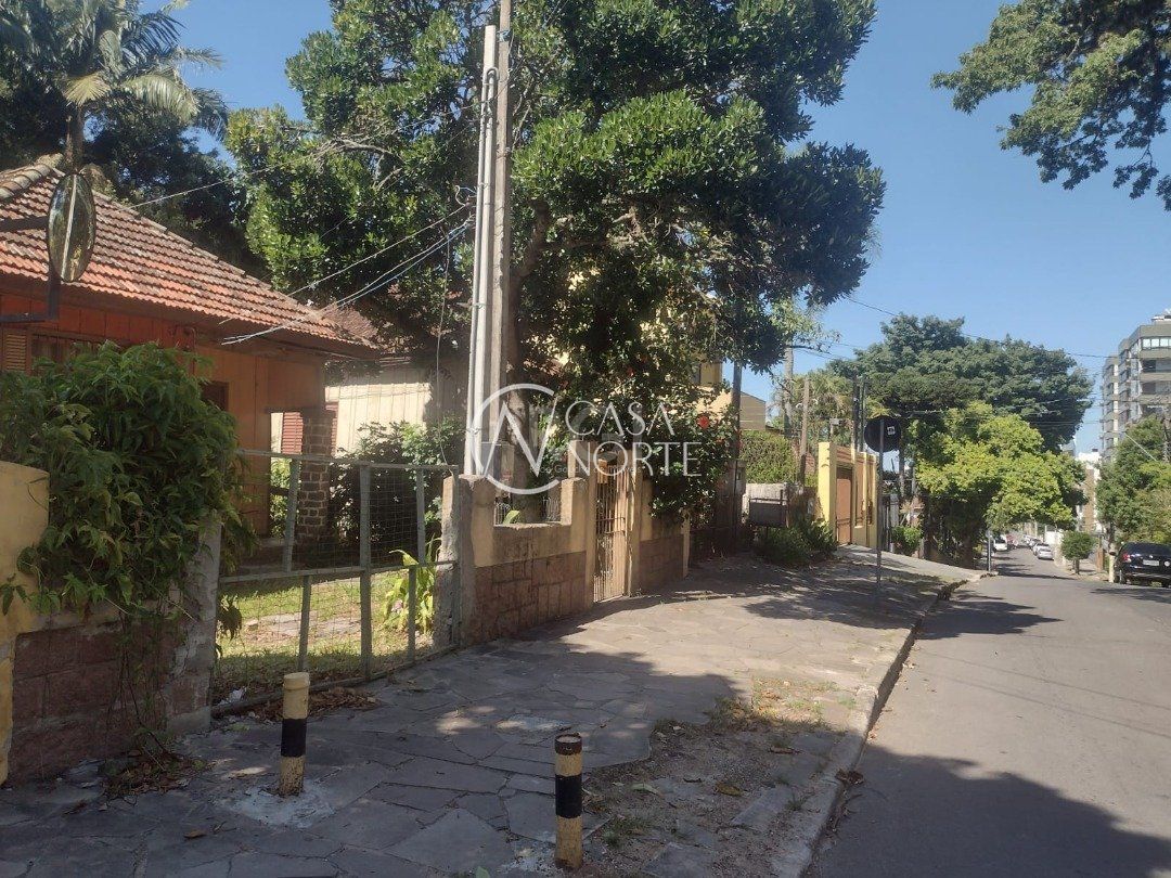 Terreno à venda  com 610m², Rua Doutor Armando Barbedo no bairro Tristeza em Porto Alegre
