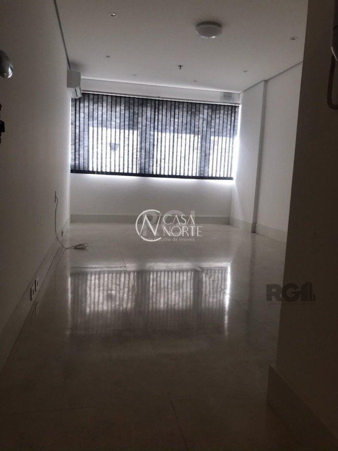 Sala Comercial à venda , 25m², Avenida Assis Brasil no bairro Cristo Redentor em Porto Alegre
