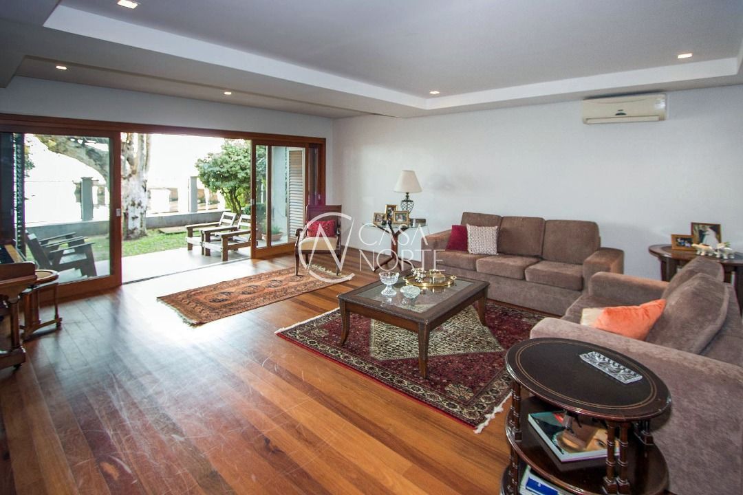 Casa à venda com 4 quartos, 420m², 3 suítes, 5 vagas, Rua Barreto Leite no bairro Vila Conceição em Porto Alegre