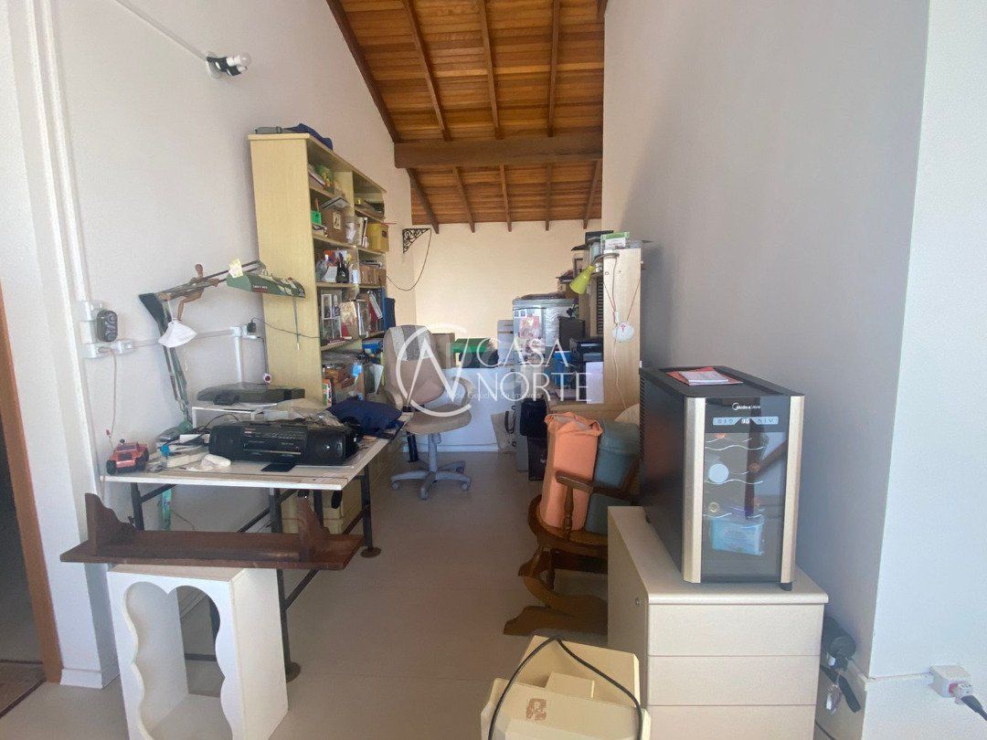 Casa de Condomínio à venda com 3 quartos, 300m², 3 suítes, 4 vagas, Avenida Juca Batista no bairro Belém Novo em Porto Alegre