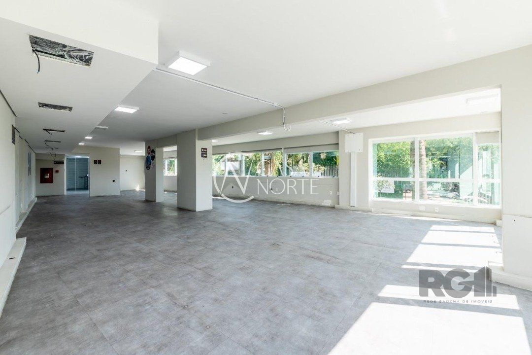 Sala Comercial à venda , 784m², Rua Valdir Antônio Lopes no bairro Três Figueiras em Porto Alegre