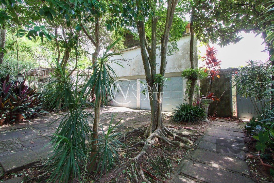 Casa à venda com 4 quartos, 262m², 2 suítes, 4 vagas, Rua Conselheiro Xavier da Costa no bairro Ipanema em Porto Alegre