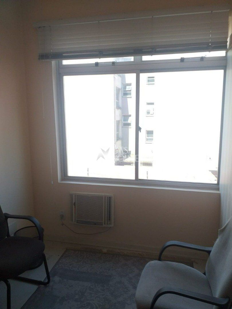 Sala Comercial à venda , 28m², 1 vaga, Rua José de Alencar no bairro Menino Deus em Porto Alegre