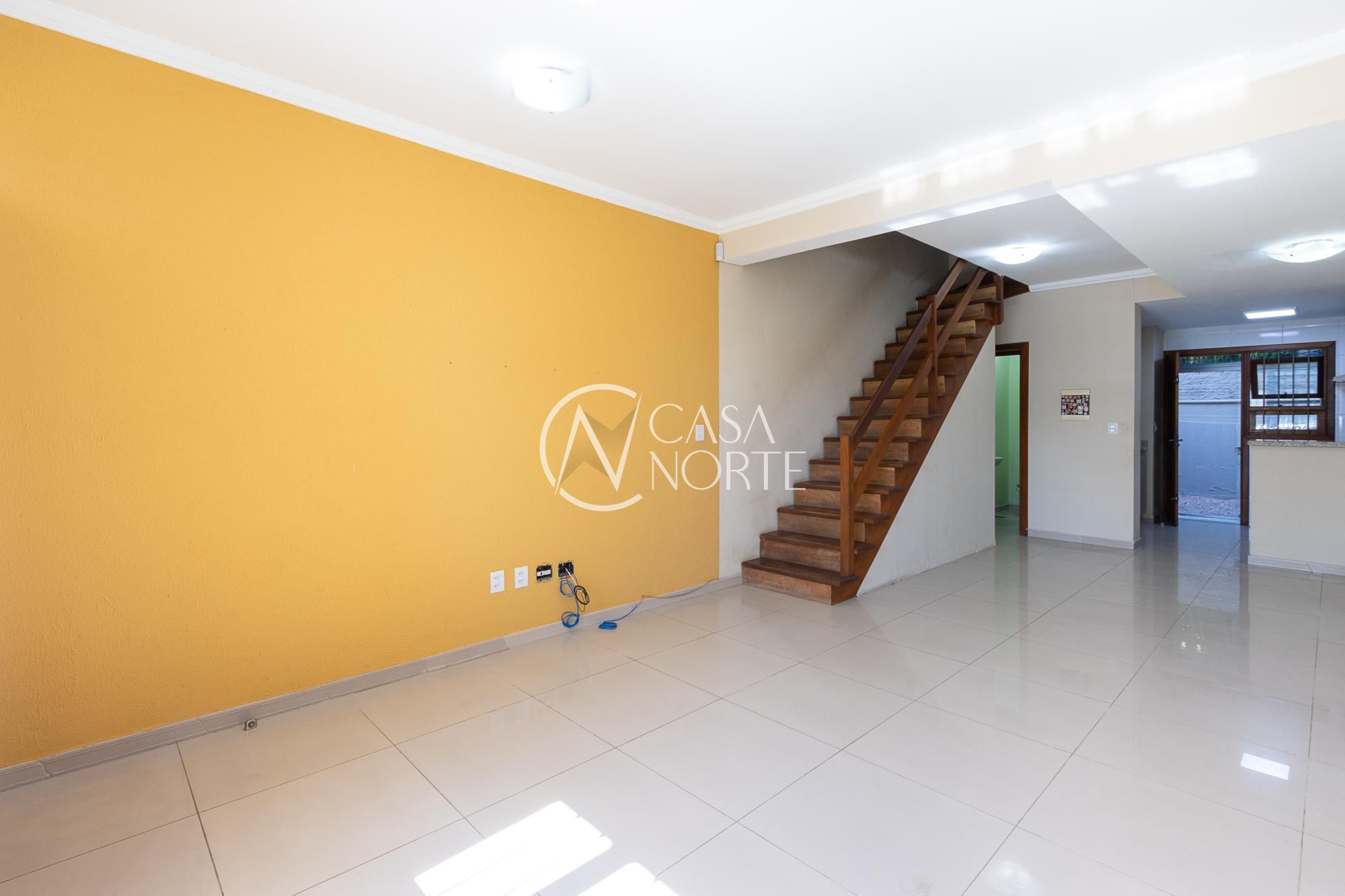 Casa à venda com 3 quartos, 135m², 3 suítes, 1 vaga, Rua Nestor José Nitschke no bairro Guarujá em Porto Alegre