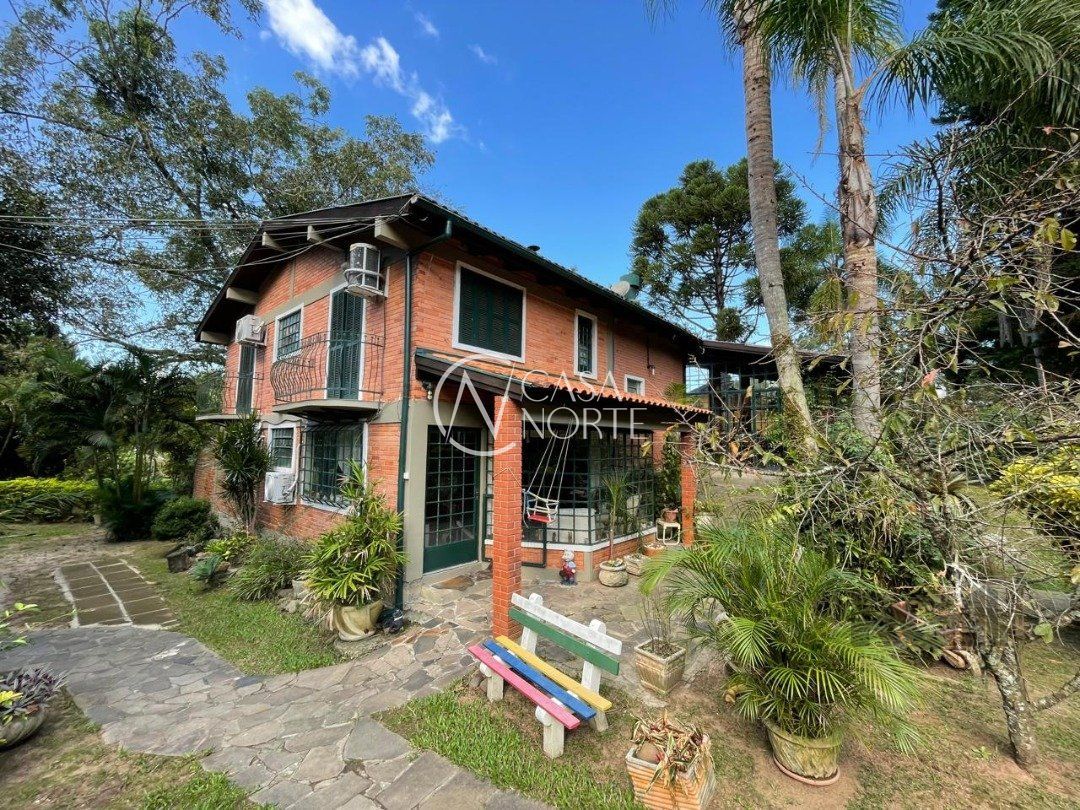 Sítio à venda com 3 quartos, 650m², 1 suíte, 4 vagas, Estrada Afonso Lourenço Mariante no bairro Lomba do Pinheiro em Porto Alegre