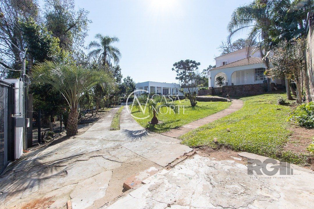 Casa à venda com 4 quartos, 600m², 2 suítes, 6 vagas, Rua Simao Bolivar no bairro Vila Conceição em Porto Alegre