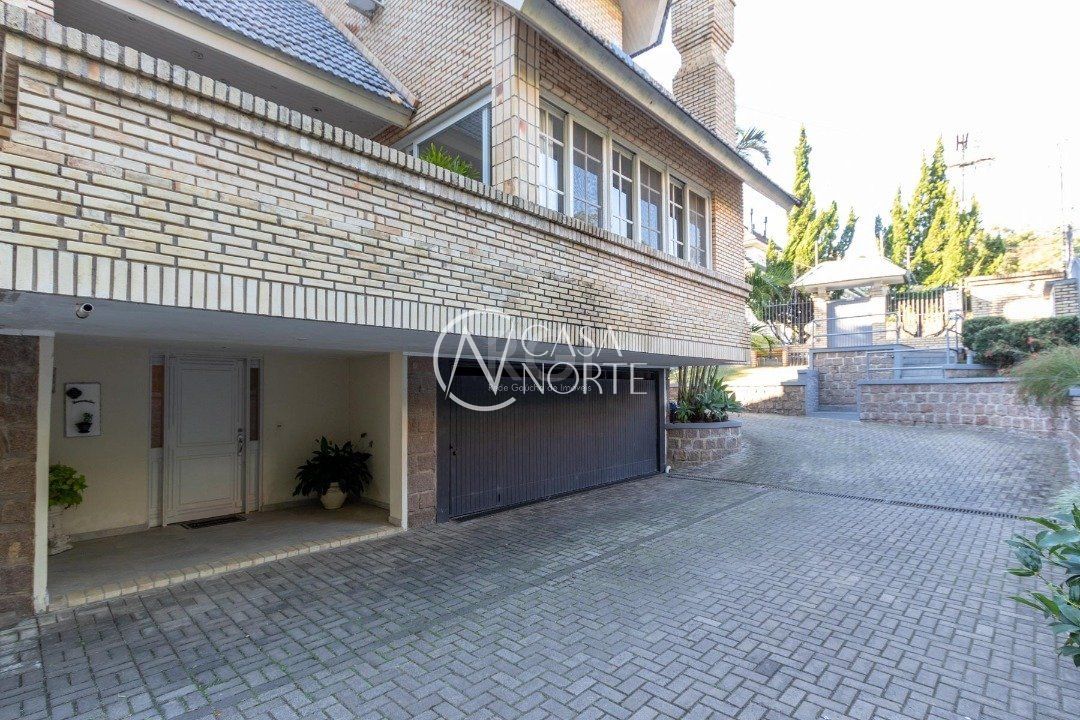 Casa de Condomínio à venda com 3 quartos, 322m², 1 suíte, 4 vagas, Rua Doutor Arnaldo da Silva Ferreira no bairro Jardim Isabel em Porto Alegre