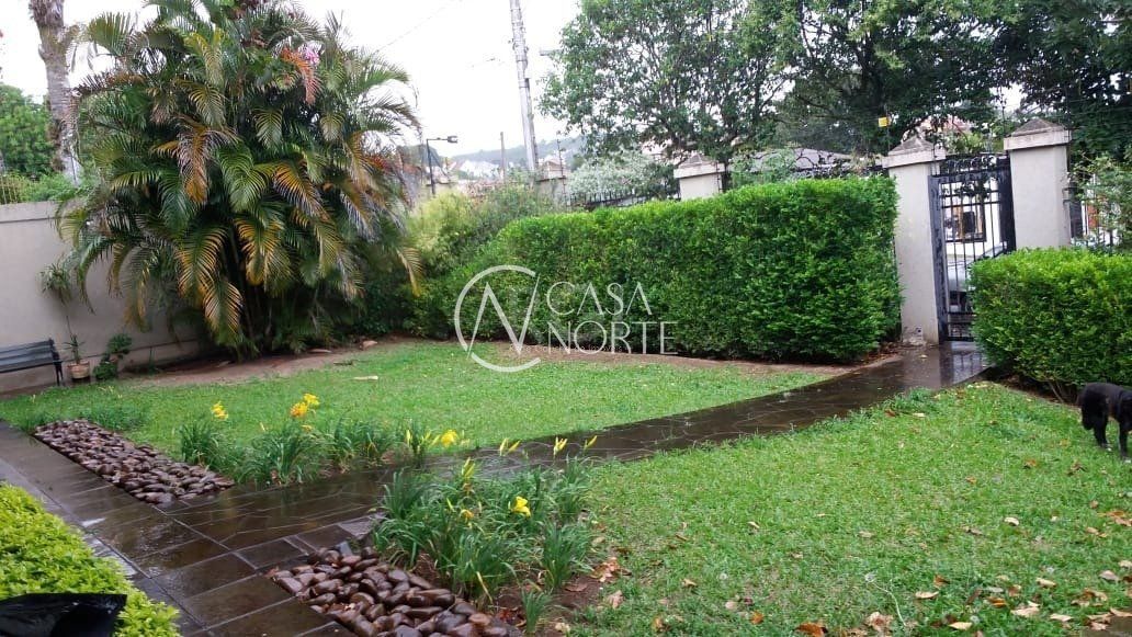 Casa à venda com 3 quartos, 432m², 1 vaga, Travessa Nova Trento no bairro Tristeza em Porto Alegre