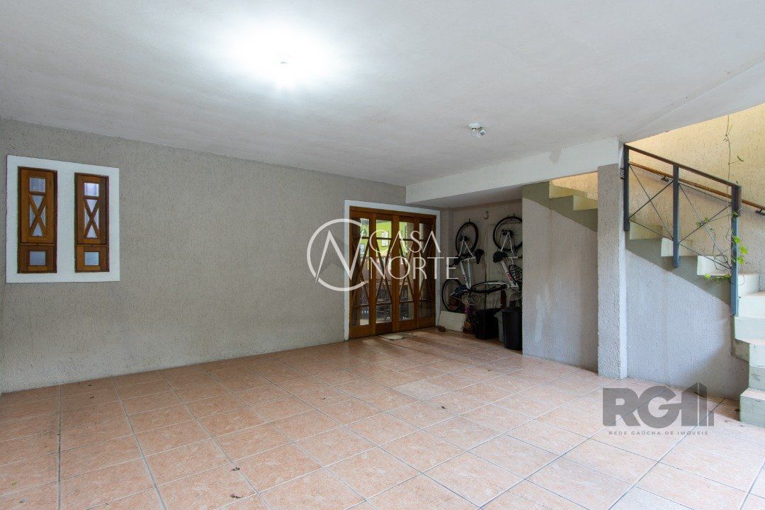 Casa de Condomínio à venda com 3 quartos, 249m², 1 suíte, 4 vagas, Rua José Sanguinetti no bairro Jardim Isabel em Porto Alegre