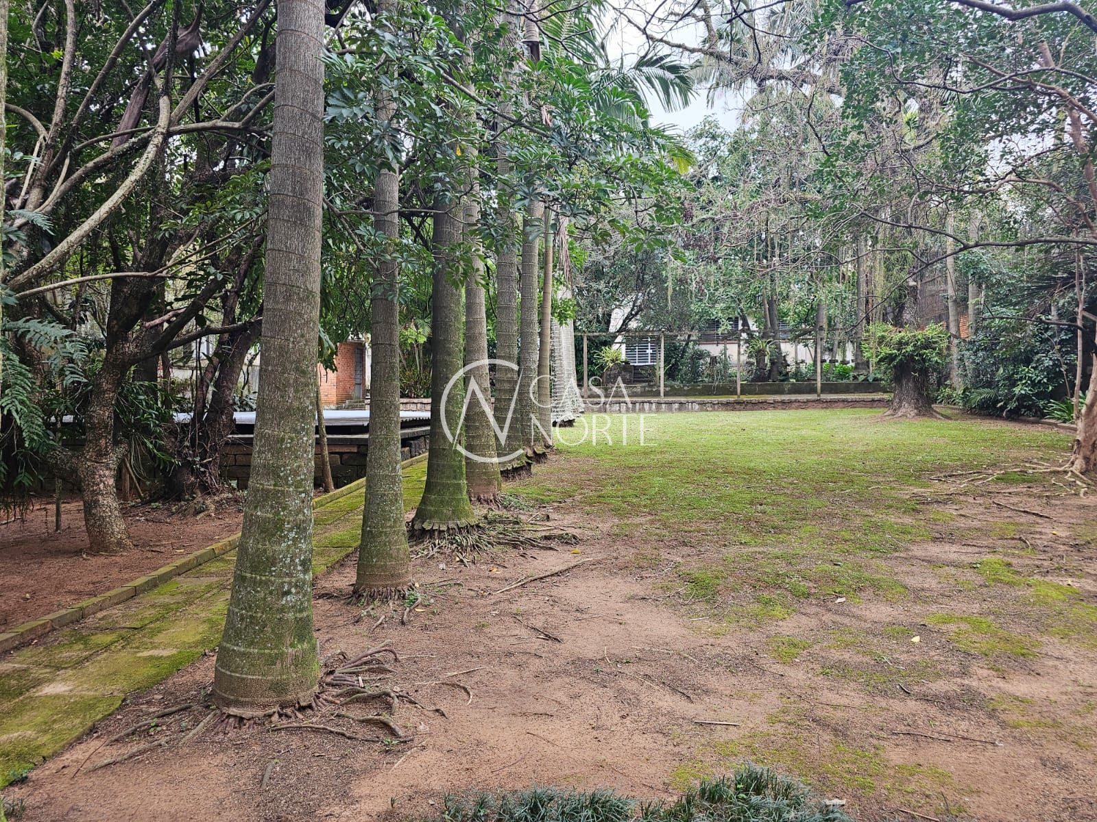 Terreno à venda  com 1775m², Rua Professor Ulisses Cabral no bairro Chácara das Pedras em Porto Alegre