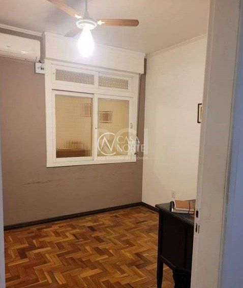 Casa à venda com 3 quartos, 205m², 3 vagas, Rua General Rondon no bairro Tristeza em Porto Alegre