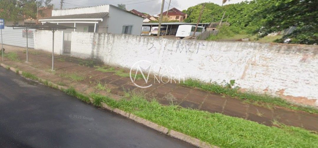 Terreno à venda  com 1680m², Rua Camaquã no bairro Camaquã em Porto Alegre