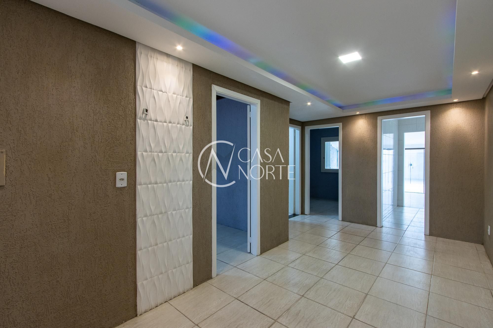 Casa à venda com 2 quartos, 291m², 2 vagas, Rua Elvira Dendena no bairro Hípica em Porto Alegre