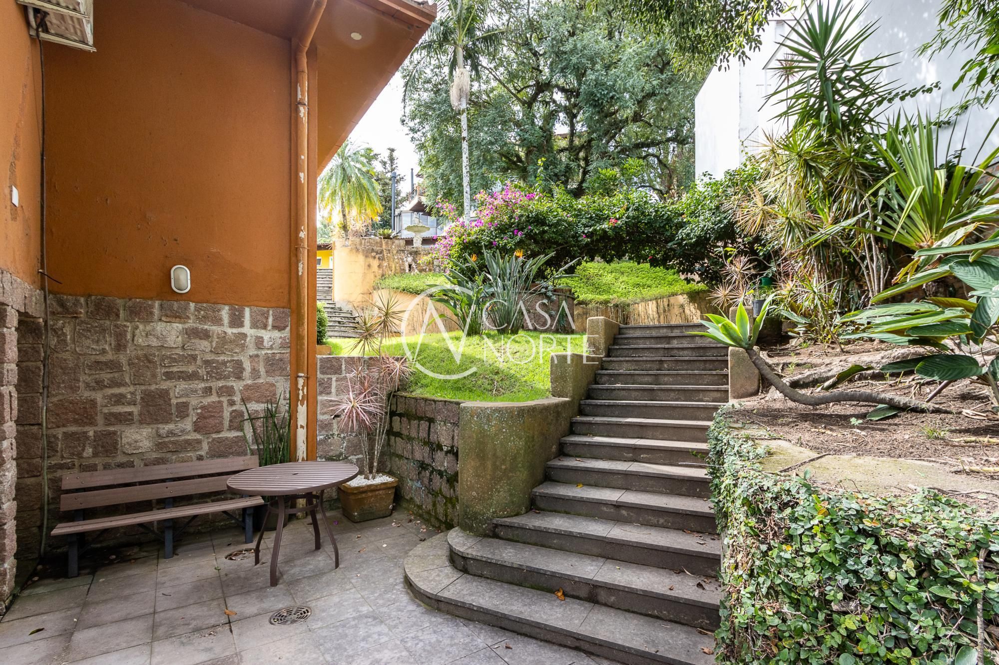 Casa à venda com 4 quartos, 450m², 4 suítes, 6 vagas, Rua Simão Bolívar no bairro Vila Conceição em Porto Alegre