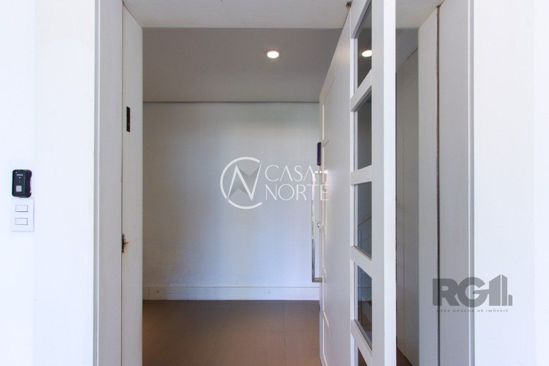 Casa de Condomínio à venda com 3 quartos, 222m², 1 suíte, 2 vagas, Rua Professor Xavier Simões no bairro Sétimo Céu em Porto Alegre