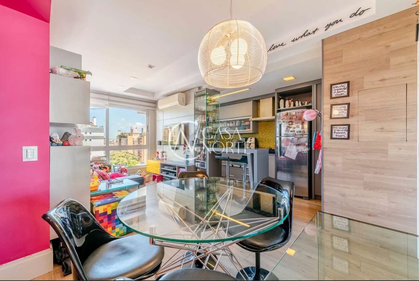 Apartamento à venda com 2 quartos, 64m², 1 suíte, 1 vaga, Rua Eça de Queiroz no bairro Petrópolis em Porto Alegre