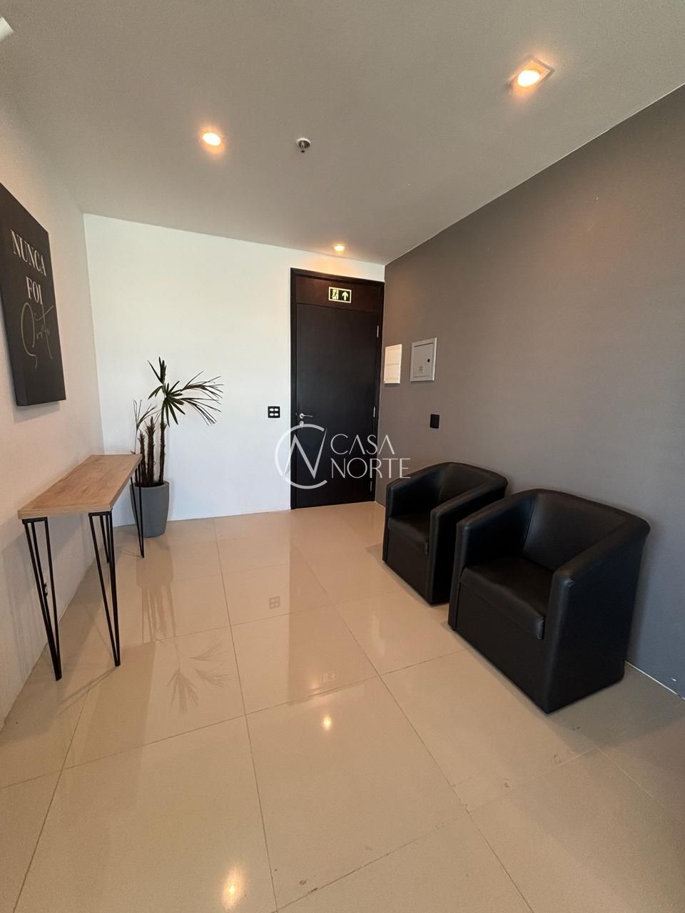 Sala Comercial à venda com 1 quarto, 42m², 1 vaga, Avenida Diário de Notícias no bairro Cristal em Porto Alegre