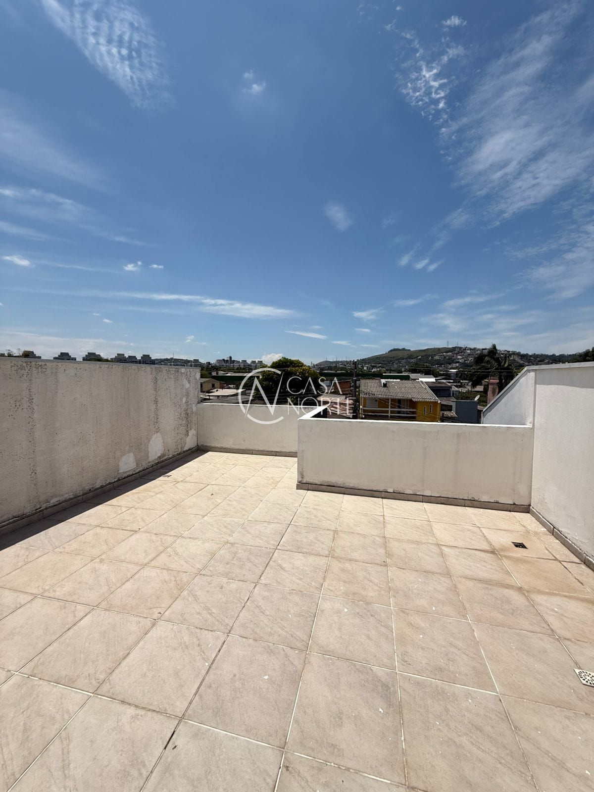 Casa de Condomínio à venda com 3 quartos, 230m², 1 suíte, 2 vagas, Rua Coronel Timóteo no bairro Camaquã em Porto Alegre