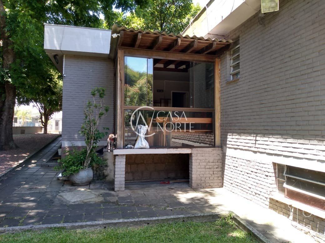 Casa à venda com 5 quartos, 300m², 1 suíte, 1 vaga, Avenida Imperial no bairro Ipanema em Porto Alegre