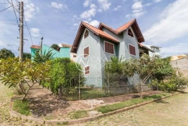Casa à venda com 4 quartos, 220m², 1 suíte, 4 vagas, Rua Ines Vinhas no bairro Espírito Santo em Porto Alegre