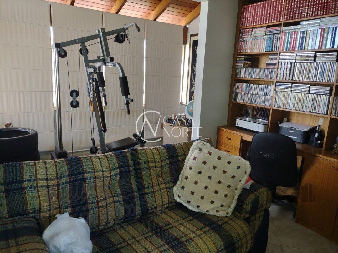 Casa de Condomínio à venda com 4 quartos, 72m², 1 suíte, 2 vagas, Rua Catumbi no bairro Medianeira em Porto Alegre