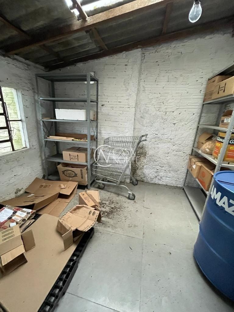 Casa à venda com 2 quartos, 594m², 6 vagas, Rua Pedro Souza no bairro Vila João Pessoa em Porto Alegre