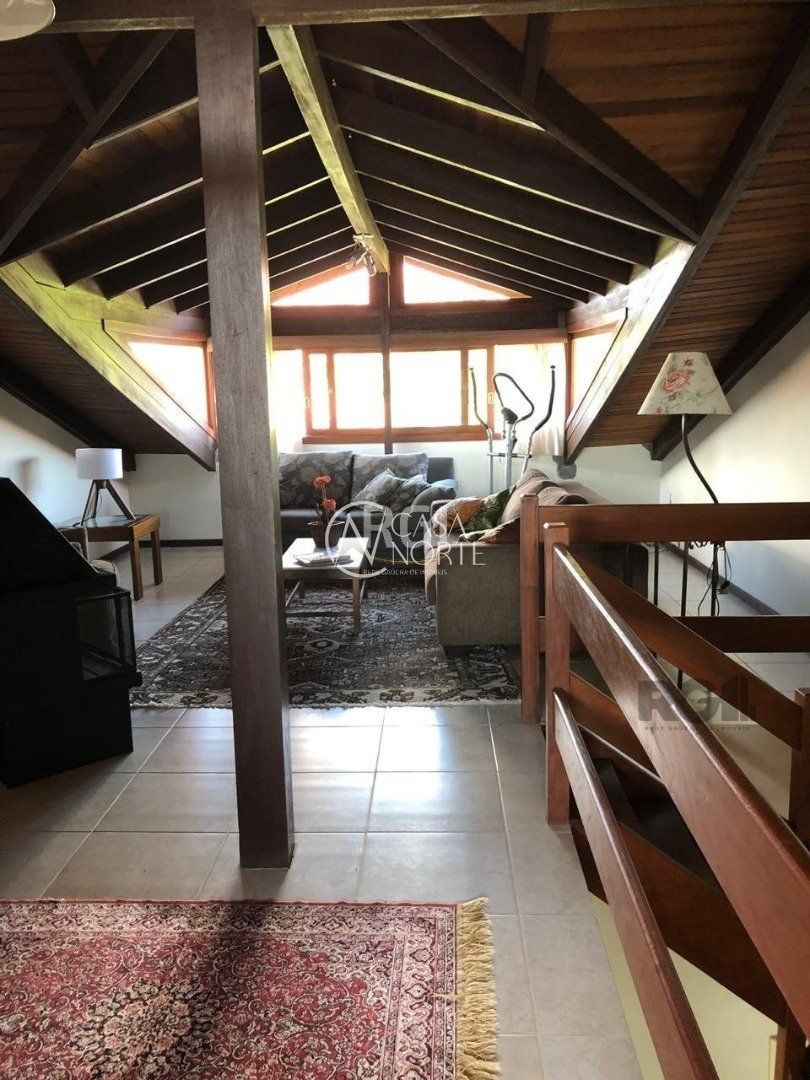 Casa à venda com 3 quartos, 300m², Rua Luís Felipe Monmany no bairro Espírito Santo em Porto Alegre