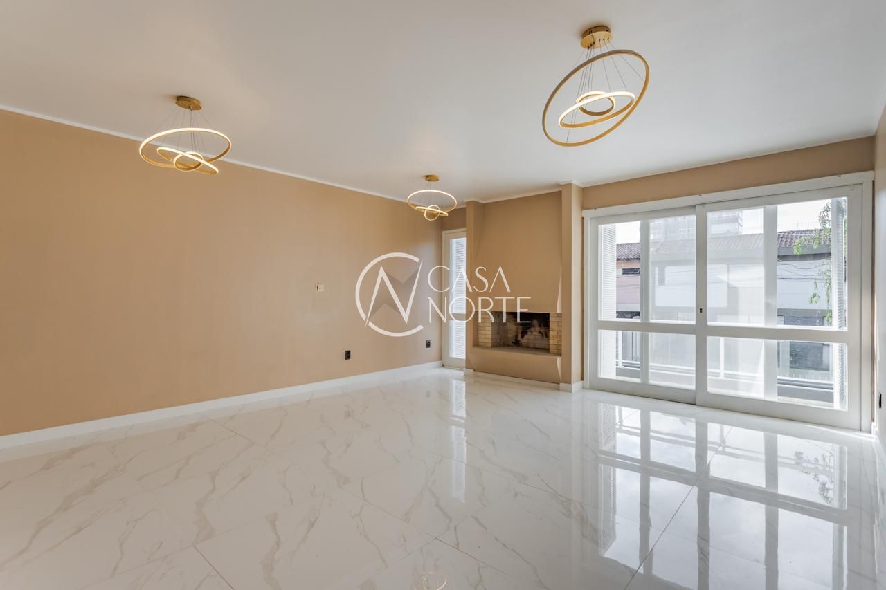 Casa à venda com 3 quartos, 223m², 1 suíte, 3 vagas, Travessa Bermudas no bairro Jardim Lindóia em Porto Alegre