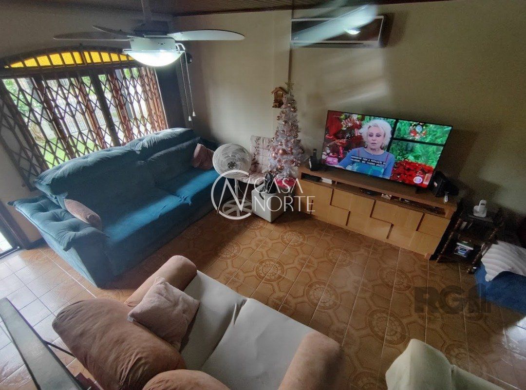 Casa à venda com 3 quartos, 198m², 1 suíte, 2 vagas, Rua Doutor Mário Totta no bairro Tristeza em Porto Alegre