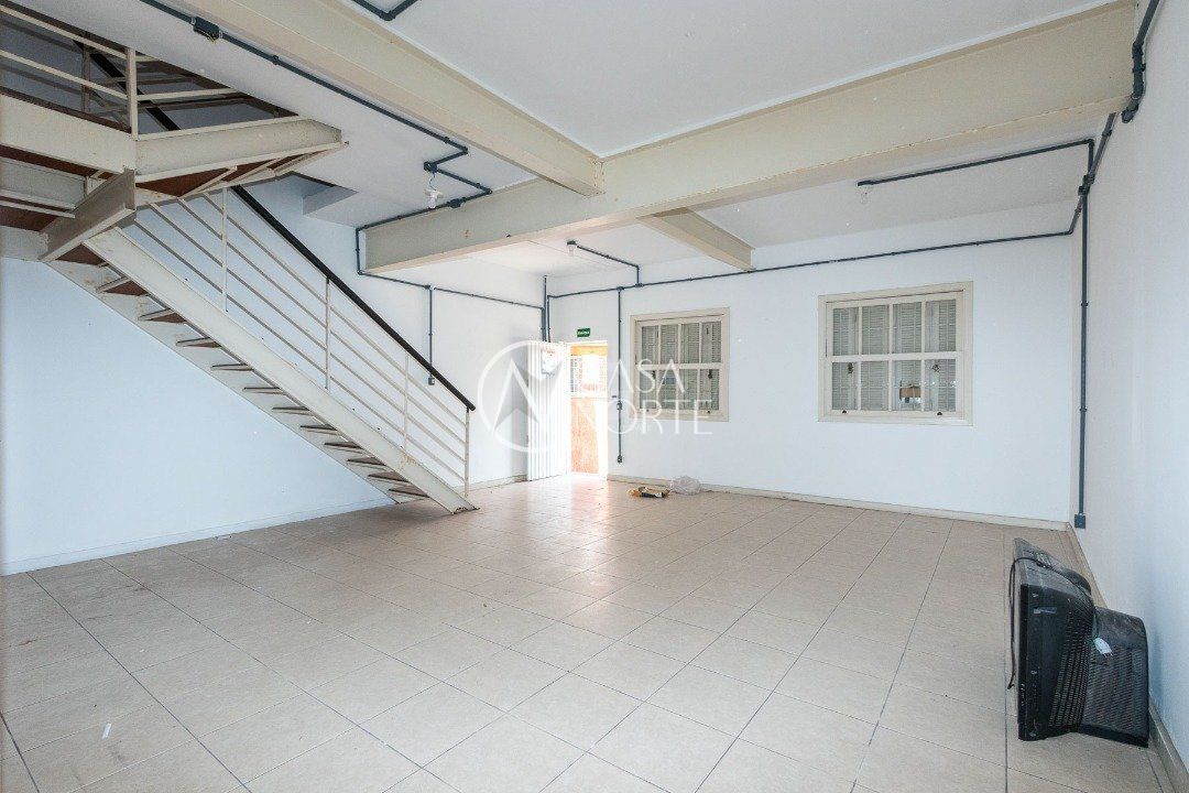 Casa à venda com 3 quartos, 232m², 2 vagas, Rua Doutor João Inácio no bairro Navegantes em Porto Alegre