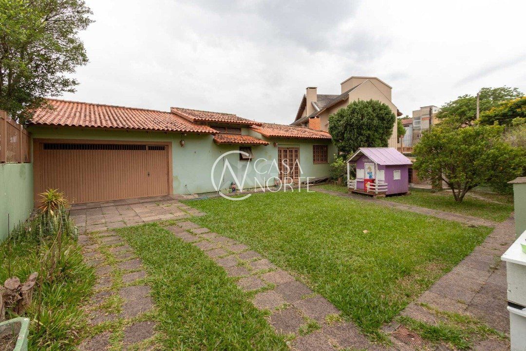 Casa à venda com 3 quartos, 180m², 1 suíte, 2 vagas, Rua Mário Assumpcao no bairro Serraria em Porto Alegre